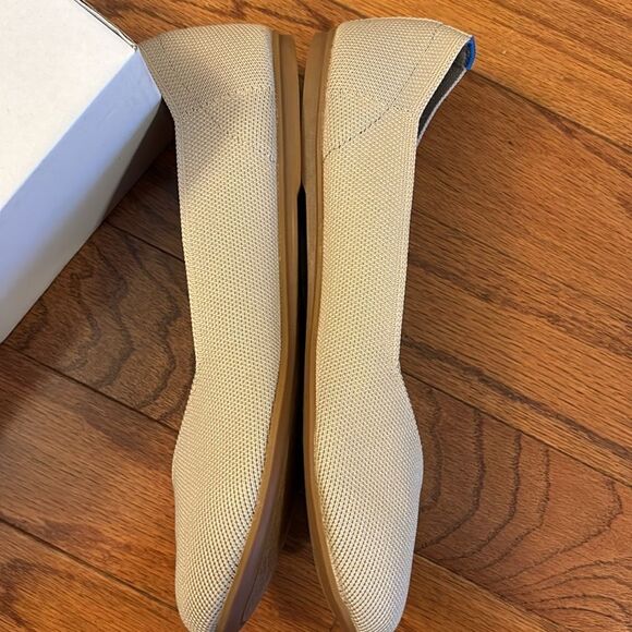 Dream Pairs Size 10 Nude memory foam flats. - Picture 2 of 13